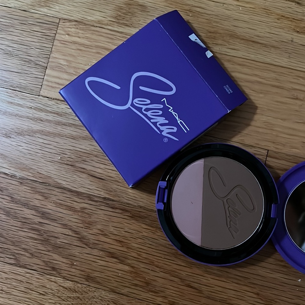 Selena Quintanilla bnib techno Cumbia powder Mac cosmetics limited edition - Picture 3 of 3
